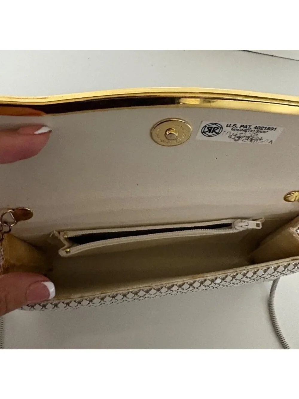 White Mesh Clutch Purse Shoulder Bag Gold Trim 80s Vintage Evening Prom Wedding